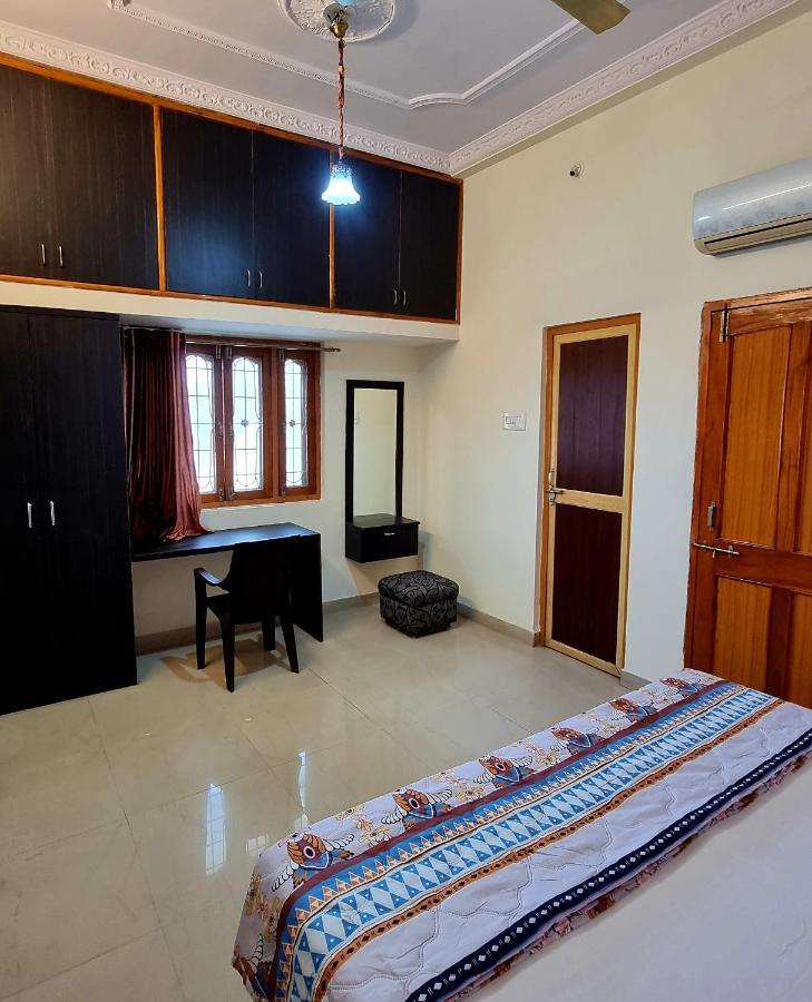 Aditya Premium Homestay- Furnished Air Conditioned- 2Bhk Jabalpur Luaran gambar